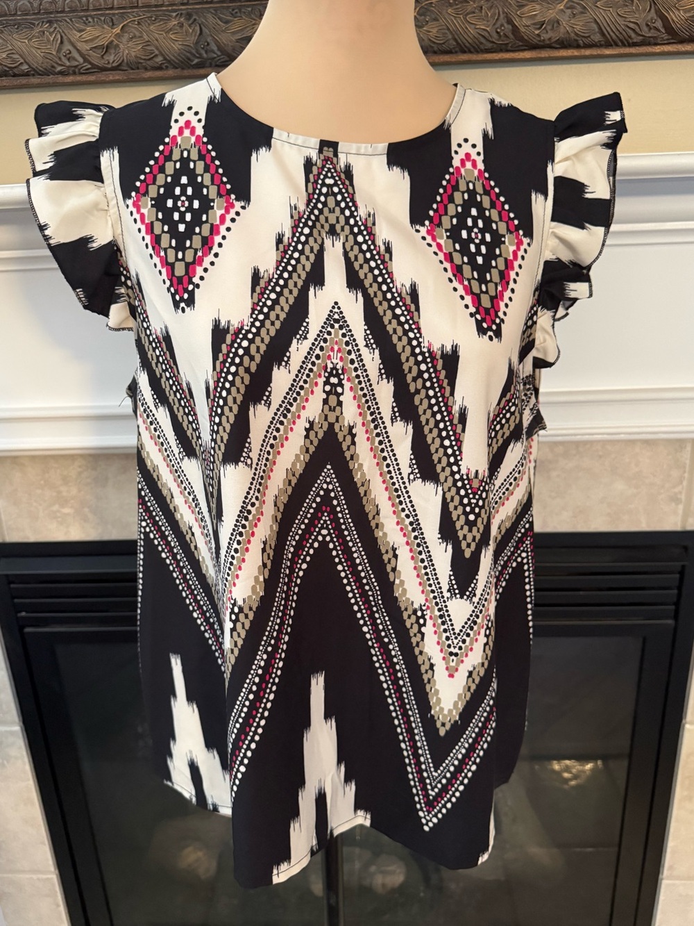 SHEIN Black and White Tag Detail Top SHEIN XL Flutter Short Sleeves